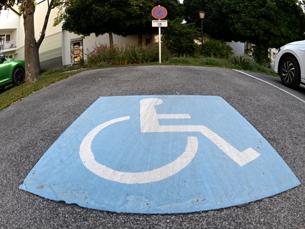 Avstrija prepolovila mobilnostni dodatek za invalide