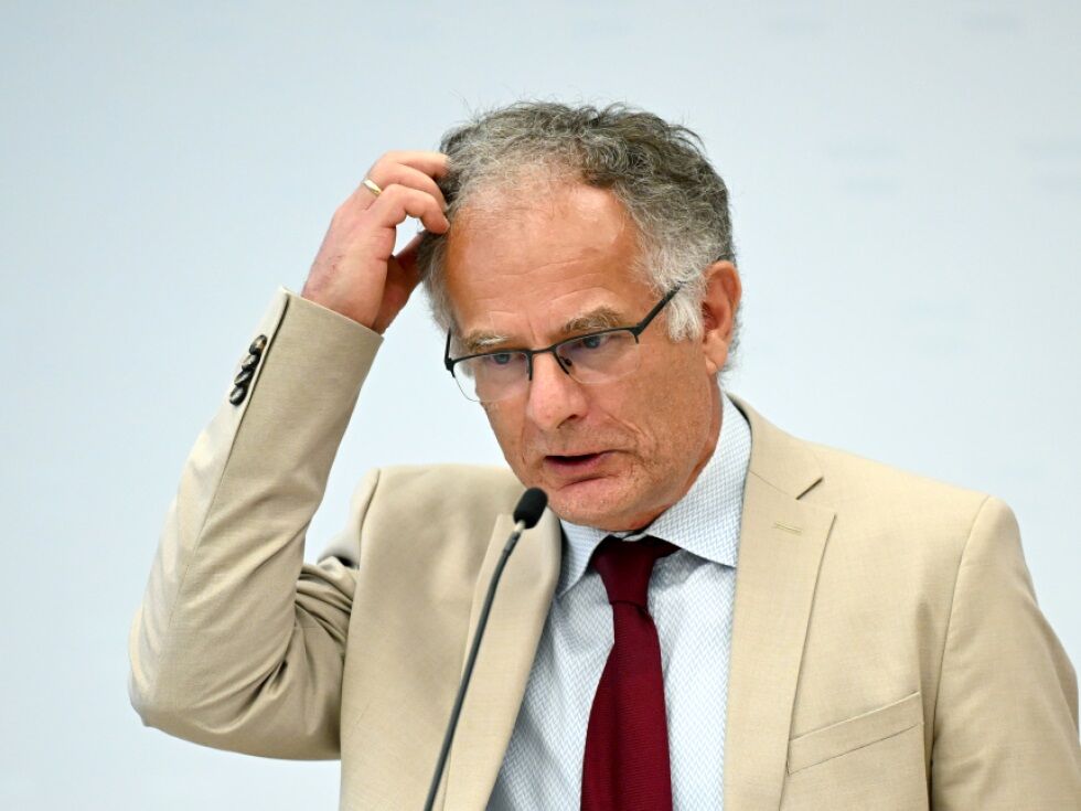 Moody's poslabšal obete za Avstrijo na 'negativne', finančni minister ostaja miren.