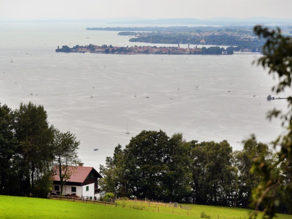 Motorboot kollidierte am Bodensee mit Segelschiff - Frau tot