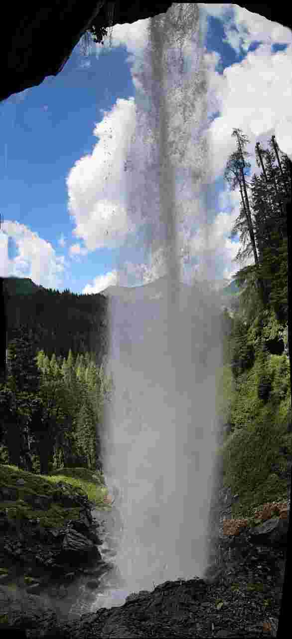 Hinter dem Fall