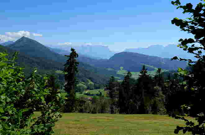 Blick über Oberwinkl bis in die Berge