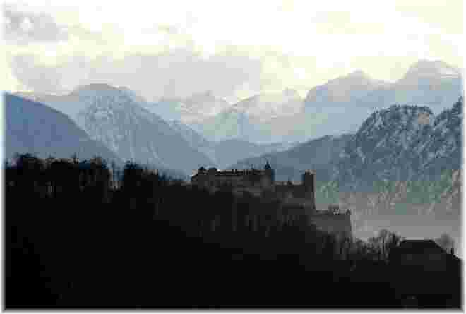 Blaue Stunde mit Festung