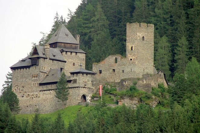 Dazwischen liegen über 800 Jare