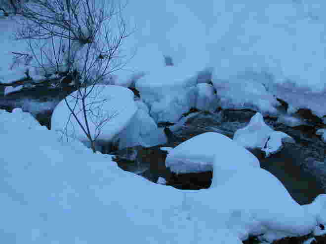 Eisiges Wasser