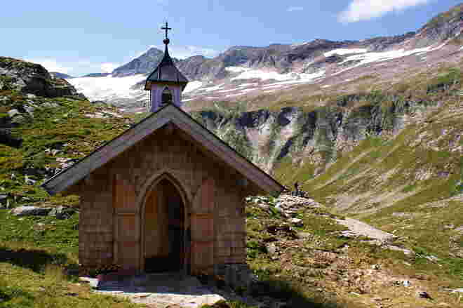 Neuerbaute Kapelle oberhalb der Neuen Fürther Hütte