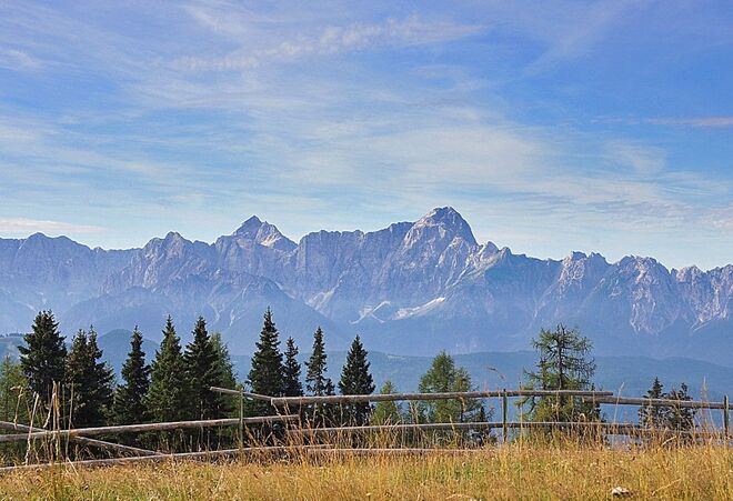 Blick zum Mangart (2677m) und Jalouc (2645m)