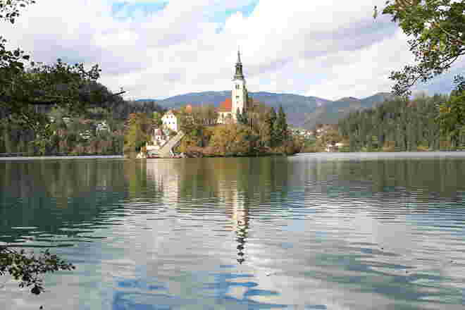 Mariä-Himmelfahrts-Kirche auf der Insel