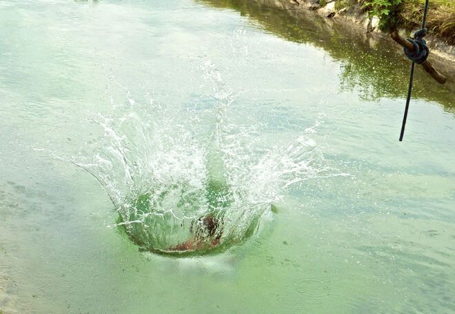 Die Krone für eine Arschbombe   ;  )