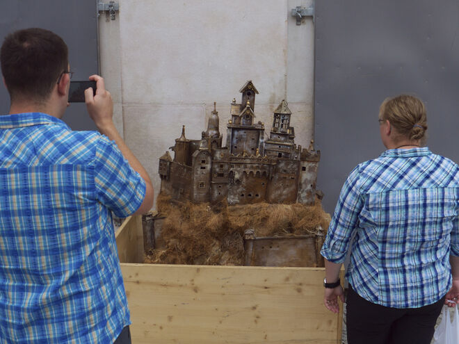 Unbekanntes Schloss   ;  )