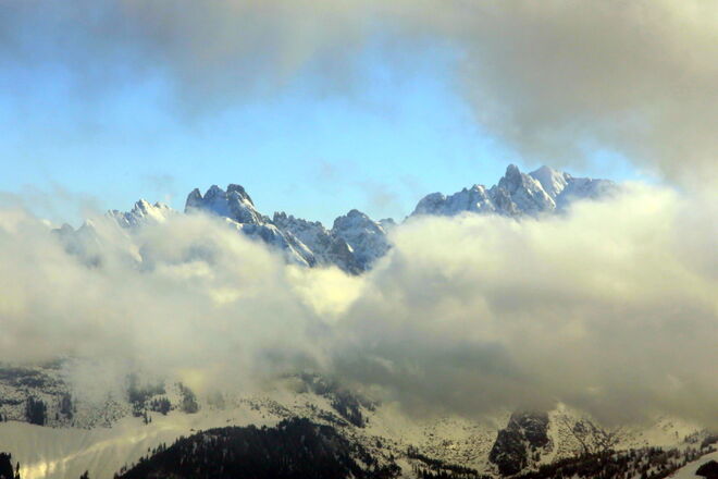 Blaues Wolkenfenster 