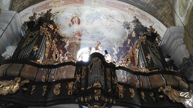 ...prunkvolle Orgel!