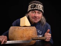 Nach Gold bei der Almkäseolympiade geht's an einen Himalaya-Käse