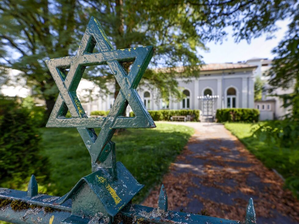 Salzburški kino zaradi strahu pred protesti sprva zavrnil, nato pa vendarle predvajal film o judovskem življenju