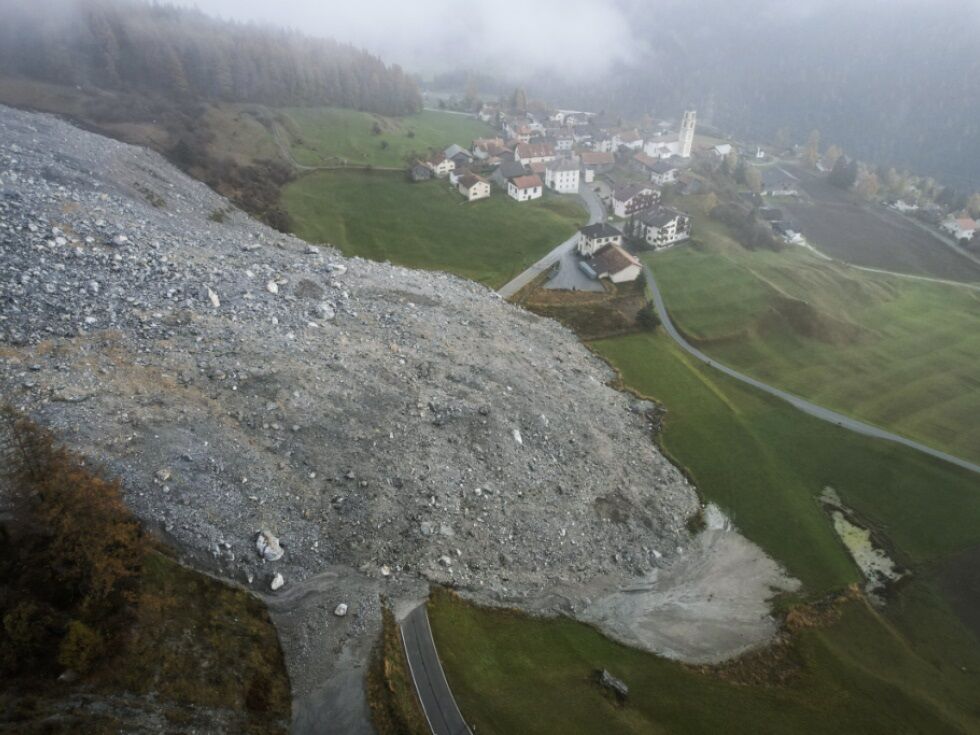 Grožnja pred Brienzom: Felsstürze pospešili material, vas lahko zasuje