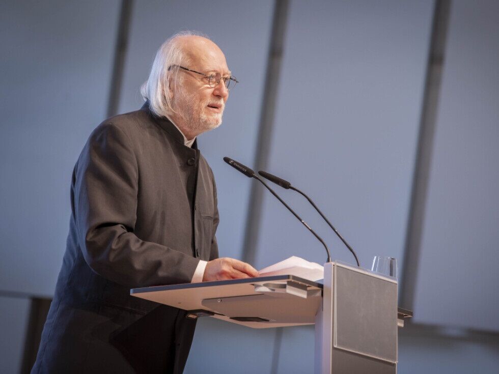 Nobelpreisträger Krasznahorkai sagt Buchmessen-Auftakt ab