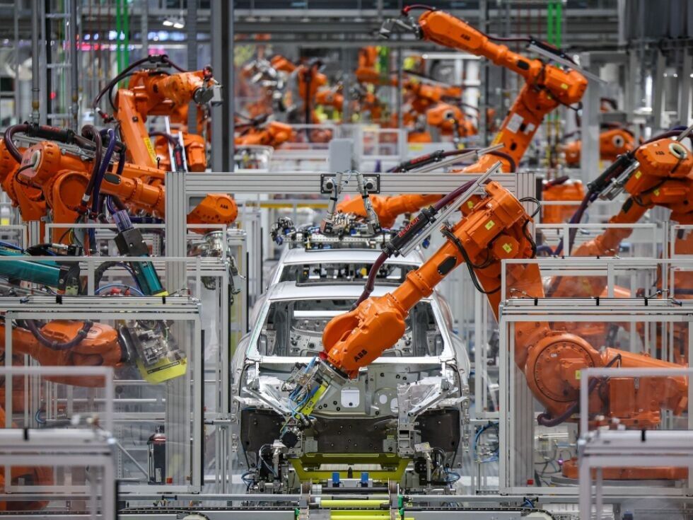 Österreichs Wirtschaft schrumpft weniger stark als gedacht