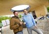 Ohne Dosen, ohne Plastik - "Parkbuam" führen den Kiosk im Salzburger Volksgarten