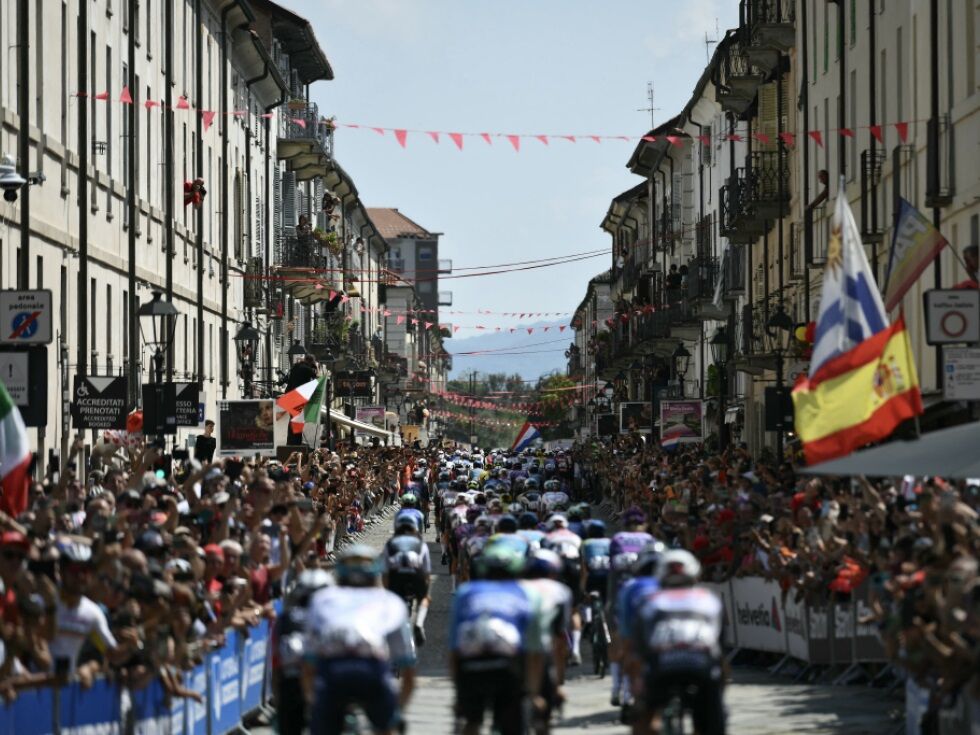 Philipsen gewinnt erste Vuelta-Etappe im Massensprint