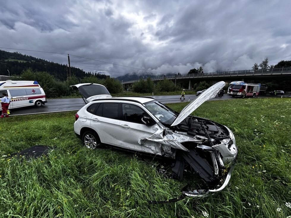 Pkw kollidierte mit Kleinlaster auf B320 bei Radstadt − Zwei Verletzte