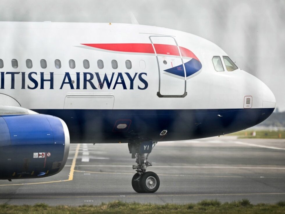 Tehnična težava v britanski kontroli zračnega prometa povzročila odpovedi in preusmeritve letov