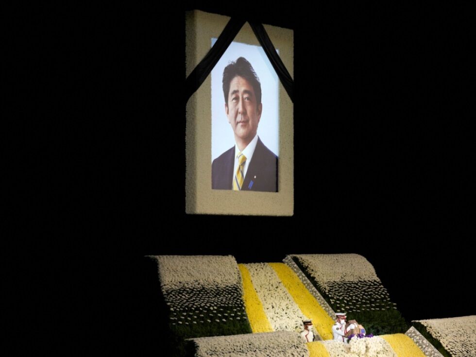 Prozess um Attentat auf Japans Ex-Premier Abe startet