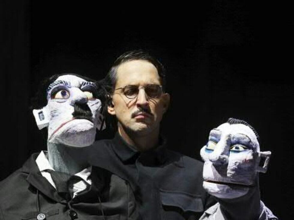 Puppentod im Führerbunker: "Schicklgruber" in der Josefstadt