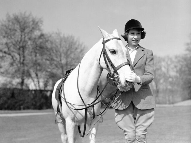 1939: Die Queen an ihrem 13. Geburtstag.  