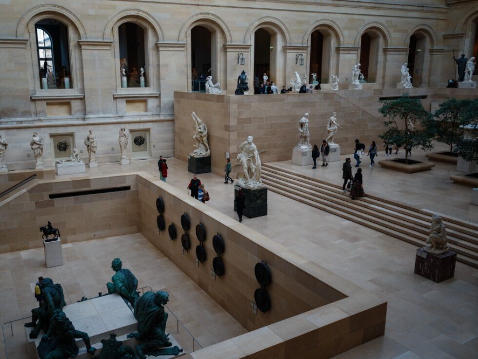 Raubüberfall im Louvre-Museum in Paris