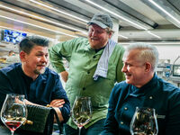 Was Tim Mälzer jetzt als Gastkoch im Hangar-7 kredenzt