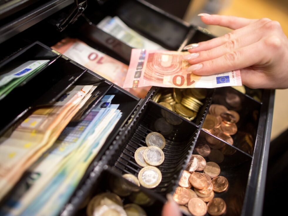 Rom will Milliarden von Banken und Versicherern einheben