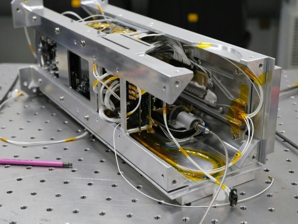 Rot-weiß-roter Weltraum-Quantenrechner hat Start überstanden