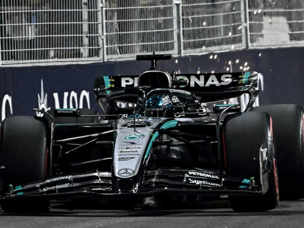 Russell holt Singapur-Pole vor Verstappen und Piastri