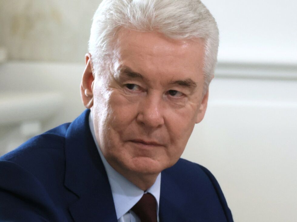 Ukrajina nagrajuje za napade z droni, Rusija odpovedala vojaško razstavo