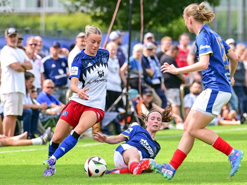 Salzburgerin in der Fußball-Wunderwelt: Heimspiele vor 57.000 Fans