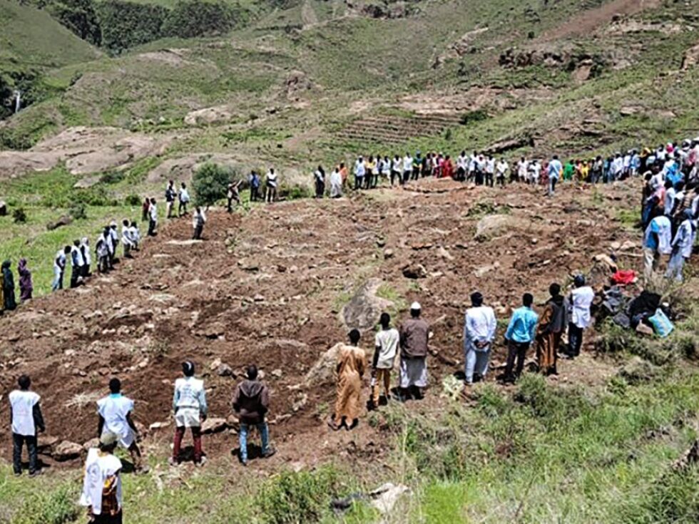 Po zemeljskem plazu v Darfurju grozi nevarnost izbruha bolezni