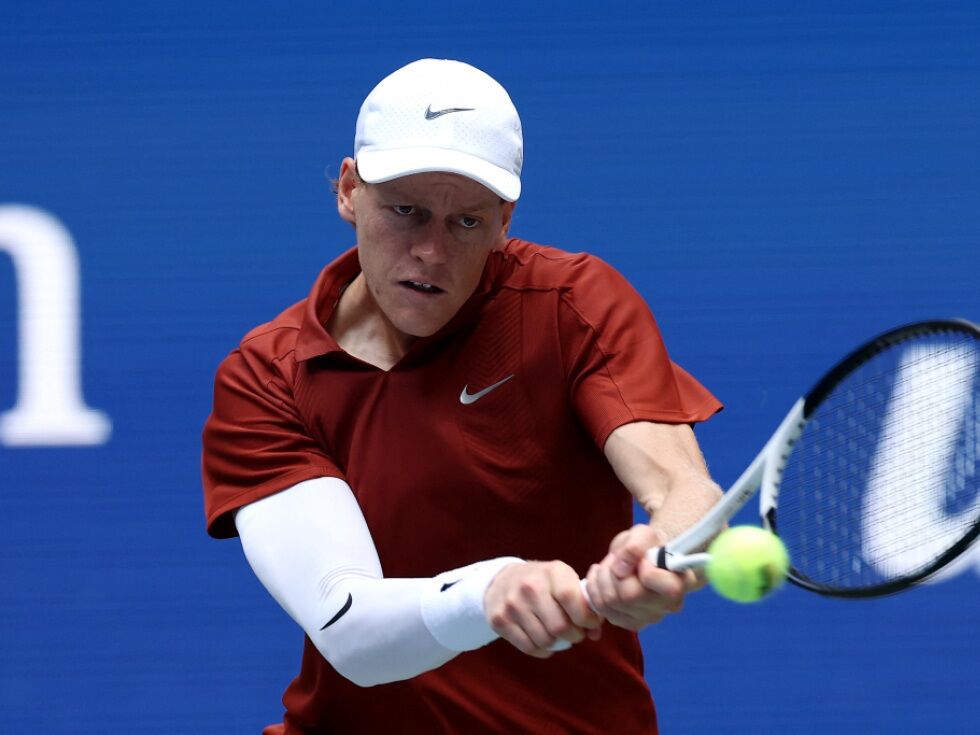 Sinner und Swiatek feiern lockere Auftaktsiege bei US Open