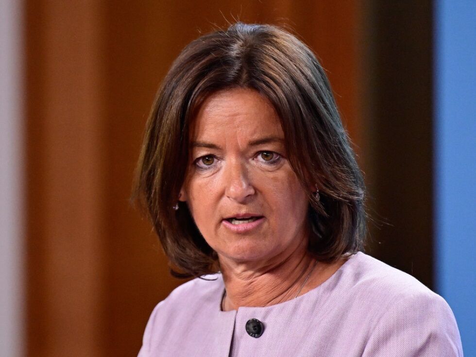 Slovenija si želi 'korak naprej' z Avstrijo glede dvojezičnosti v Koroški