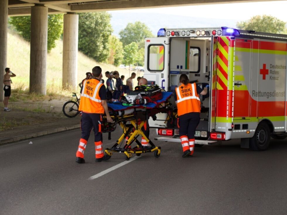 Sturz bei deutschem Hobby-Radrennen mit rund 70 Verletzten