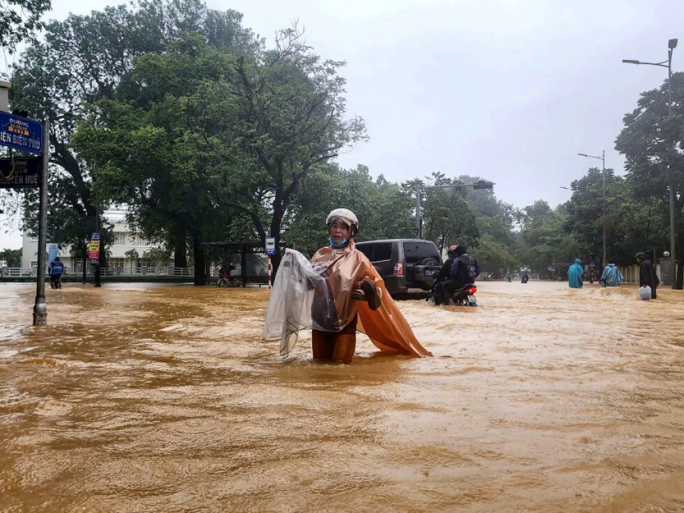 V Vietnamu evakuirali več tisoč ljudi zaradi rekordnih padavin