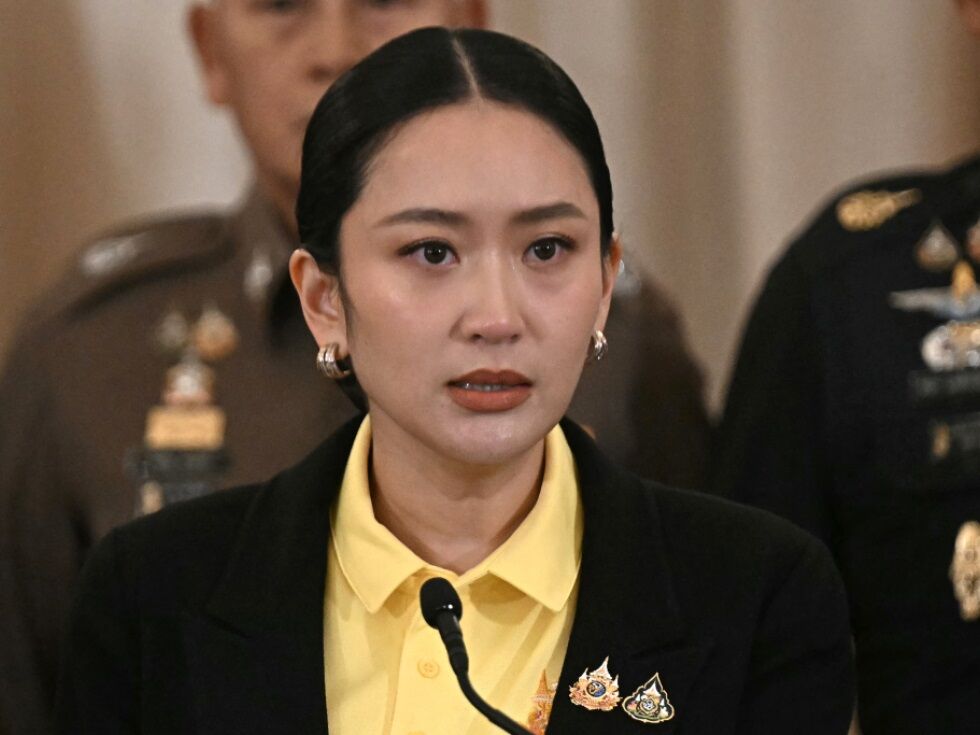 Thailands Regierungschefin ihres Amtes enthoben