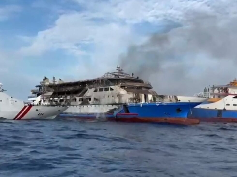 Tödliches Feuer auf Fähre in Sulawesi