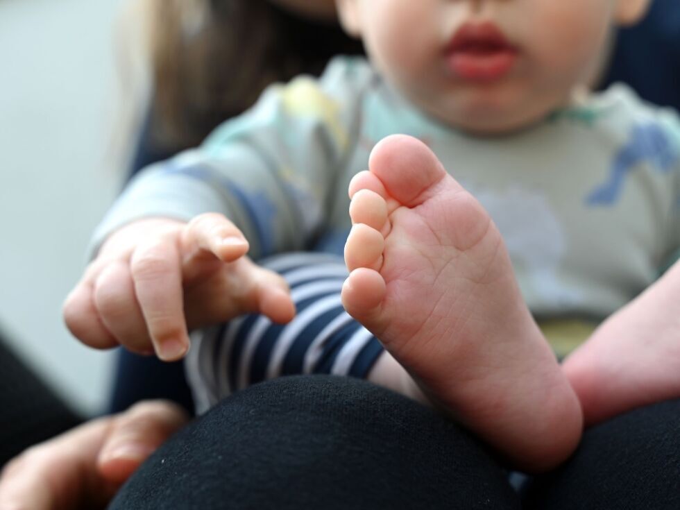 Tür ließ ging nicht mehr auf: Baby aus Auto in Wels befreit