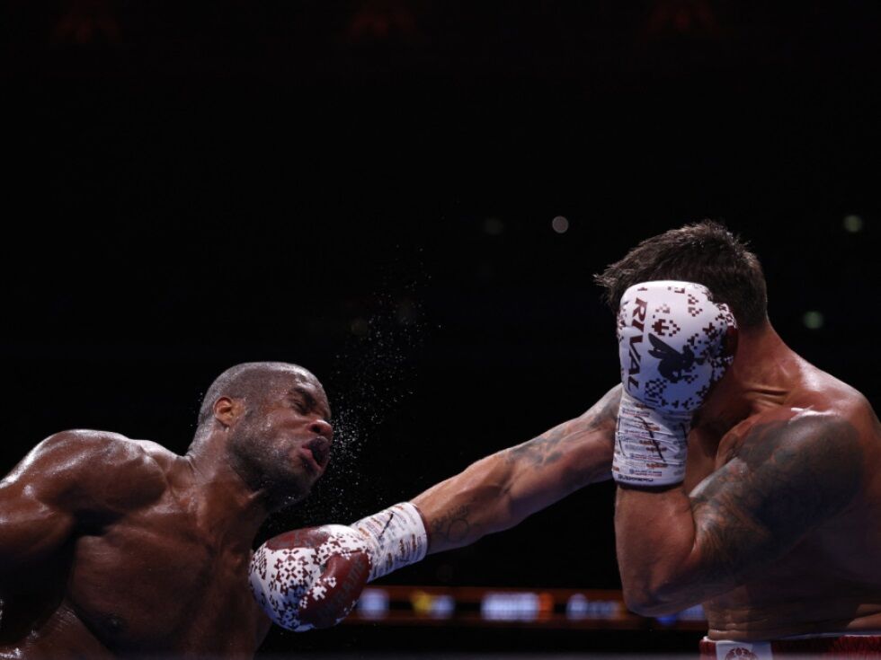 Ukrainer Usyk unangefochtener Box-Weltmeister