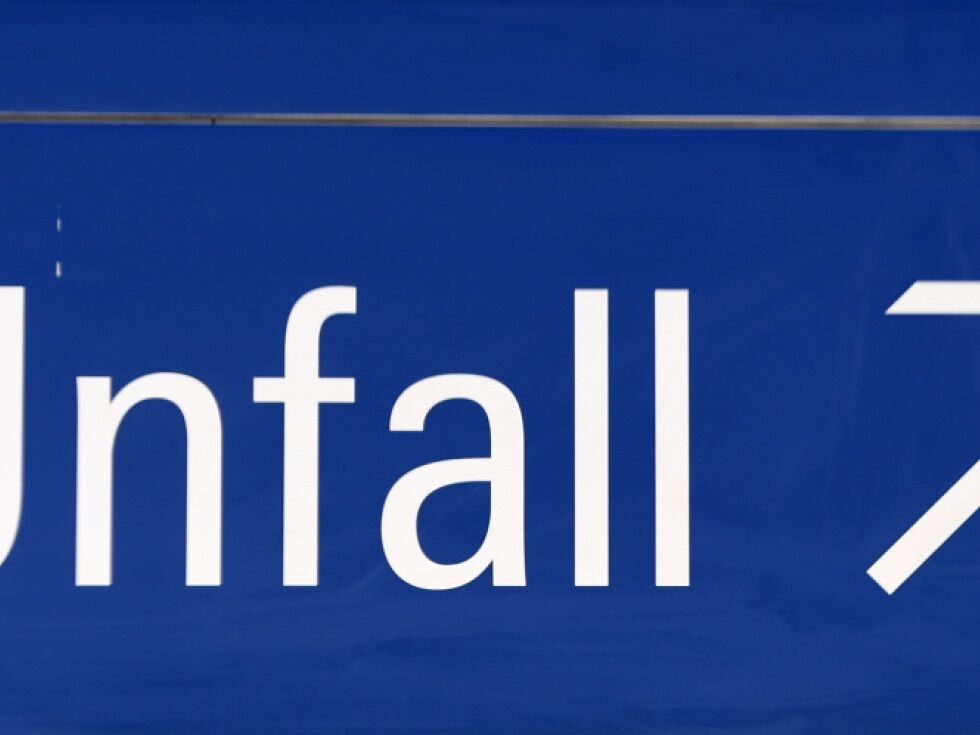 Voznik v Zgornji Avstriji neuspešno izpodbijal kazen zaradi neudeležbe v prometni nesreči s smrtnim izidom