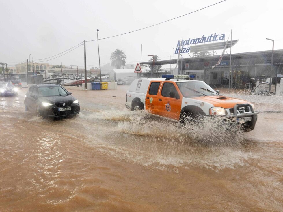 Unwetter auf Ibiza: Enormer Regen setzte Urlaubsinsel unter Wasser