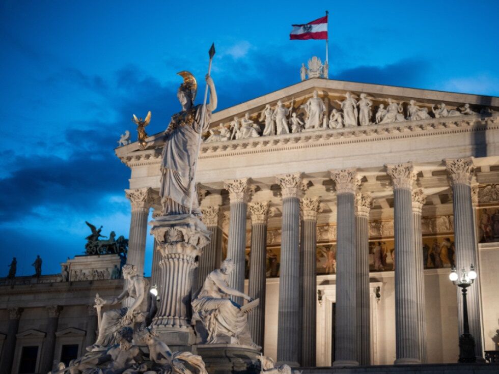 Demokracija v Avstriji se po indeksu demokracije poslabšuje, zaskrbljujoče razmere na področju človekovih pravic