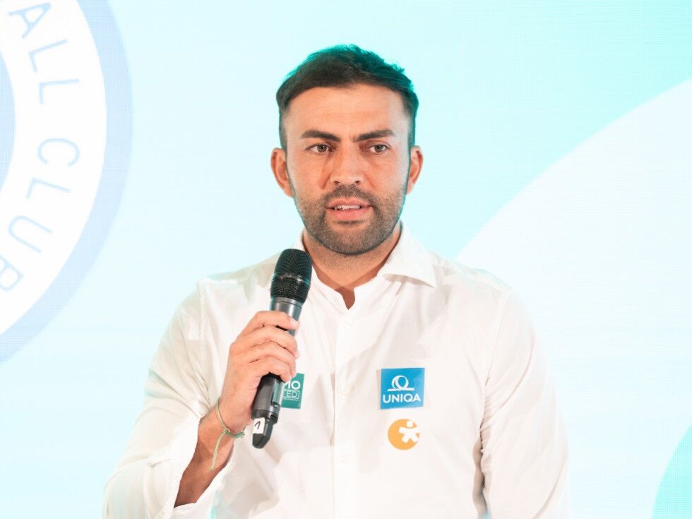 Dunajska Vienna se je po petih krogih ločila od trenerja Sütcüja