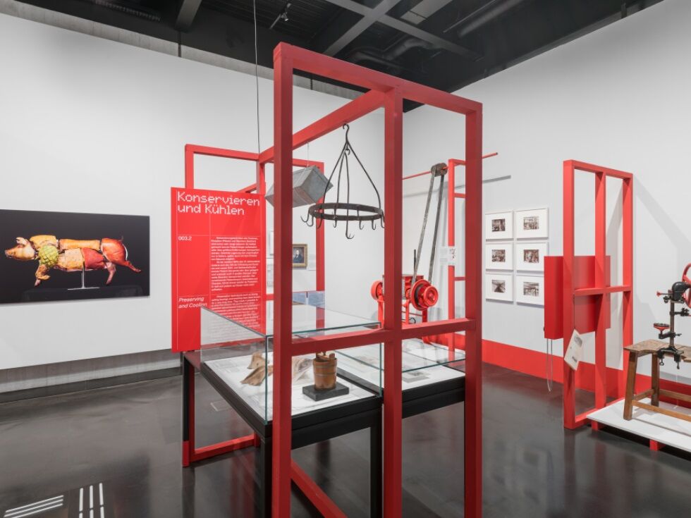 Dunajski muzej posveča posebno razstavo mesu kot hrani, statusnemu simbolu in predmetu razprav