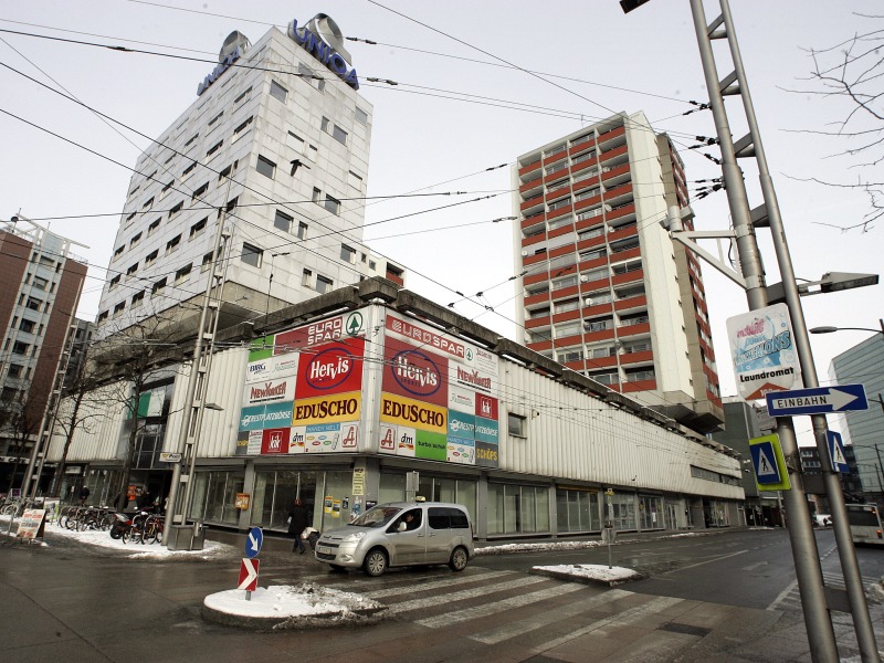 Datei:Forumgebäude vor dem Umbau 2010.jpg