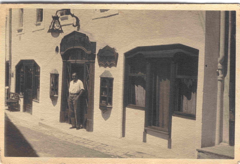 Datei:Bäckerei Gandl Eröffnung Kaffeehaus.jpg